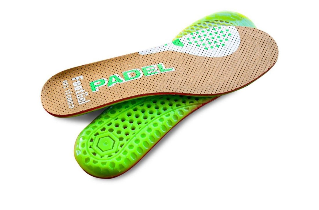 Plantillas Footgel Pádel colocadas en el calzado